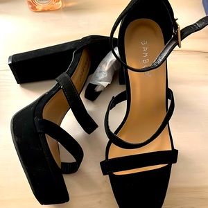 New black block heel sandals